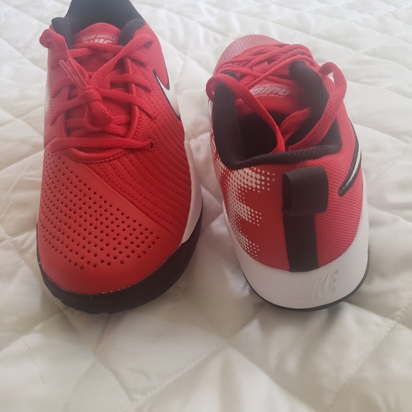 Nike youth sneakers - Picture 2 of 3